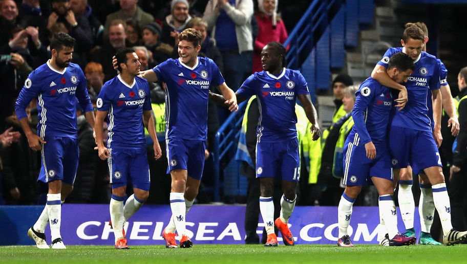 LONDON, ENGLAND - NOVEMBER 05: Pedro of Chelsea celebrates scoring his sides fifth goal with his Chelsea team mates during the Premier League match between Chelsea and Everton at Stamford Bridge on November 5, 2016 in London, England.  (Photo by Julian Finney/Getty Images)